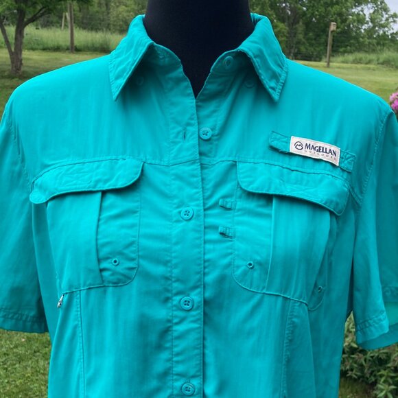 Magellan Outdoors Green Fish Gear Relaxed Fit Moisture Wicking Top Women's Sz M - Picture 3 of 6